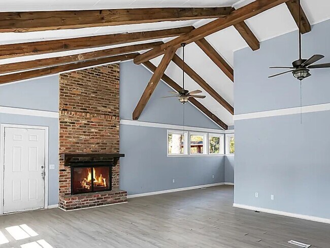 Building Photo - 407 Hayne St