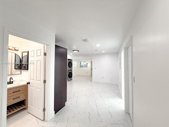 Building Photo - 1064 NW 29th Terrace