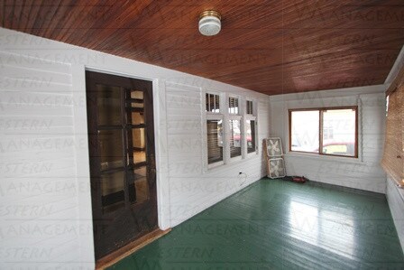 Mud Room - 425 Lewis Ave
