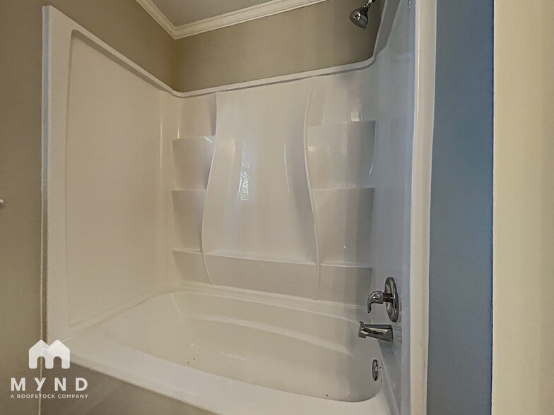 Building Photo - 1300 Newfound Hollow Dr