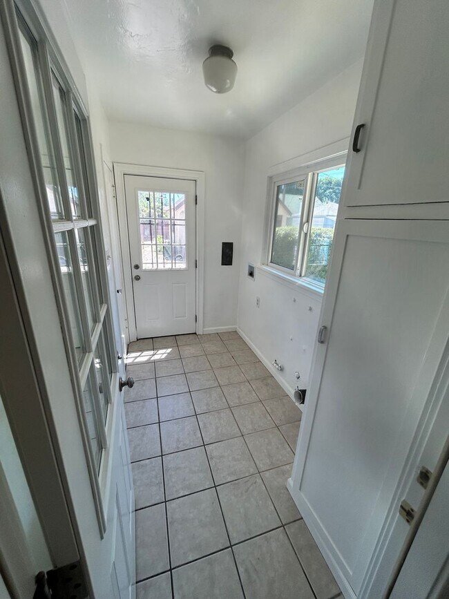 Building Photo - 4 Bedroom/2 Bath Modesto Ca