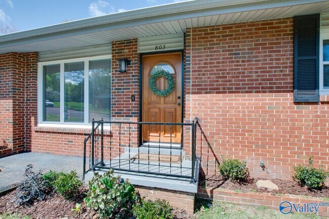 Building Photo - 803 Mead Rd NE