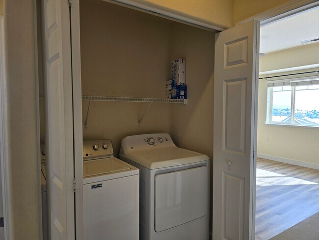 Building Photo - Beautiful North Reno Home W/ Panoramic views!