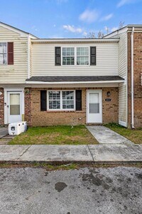 Building Photo - Completely Remodeled 2BR/1.5BA Townhome – City Convenience!