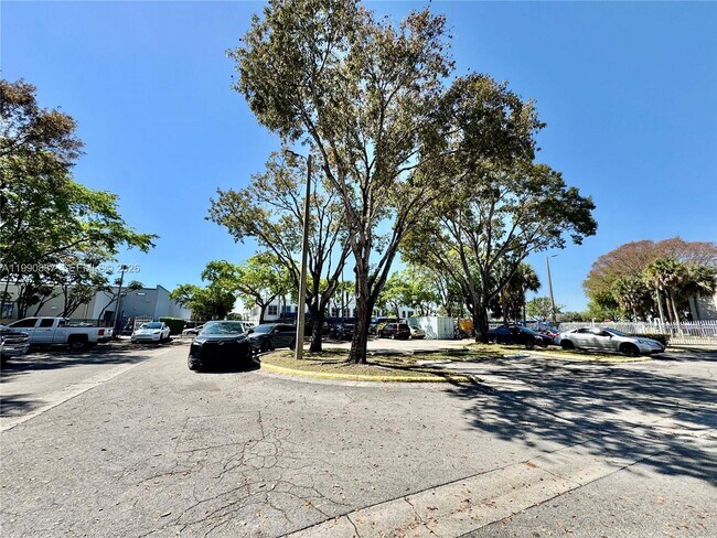 Building Photo - 3610 SW 114th Ave