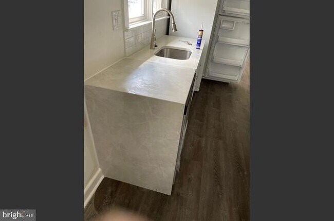 Building Photo - 203 E Cedarville Rd