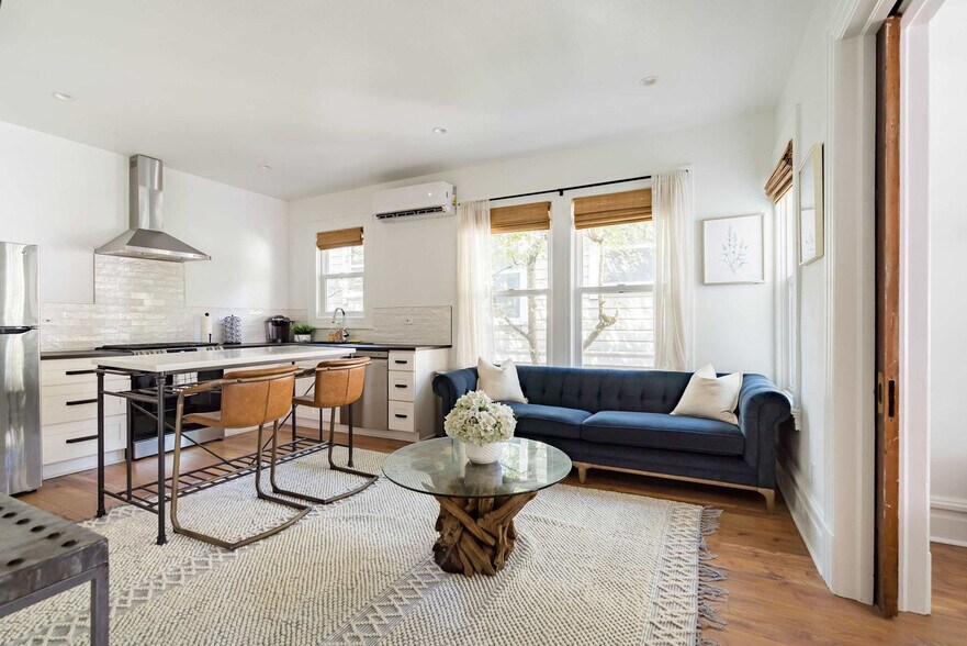 Building Photo - 1605 NW 23rd Ave