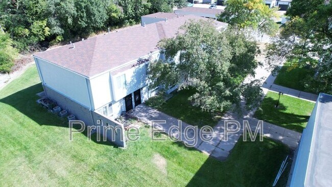 Building Photo - 6235 Holdrege-B6