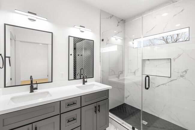 Building Photo - 4114 Castor St