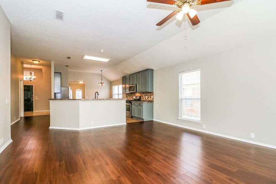 Building Photo - 508 Glenwood Dr