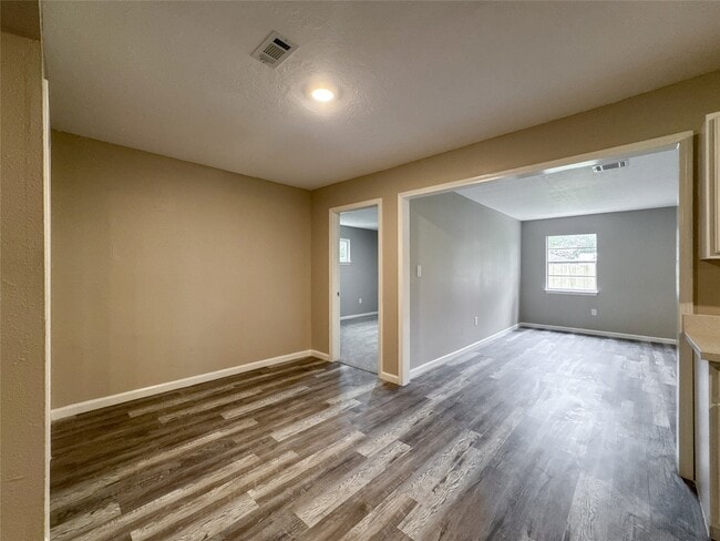Building Photo - 7710 Claiborne St