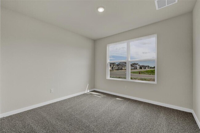 Building Photo - 160 Davis Mountain Dr
