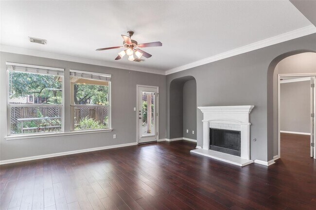 Building Photo - 600 S Frontier Ln