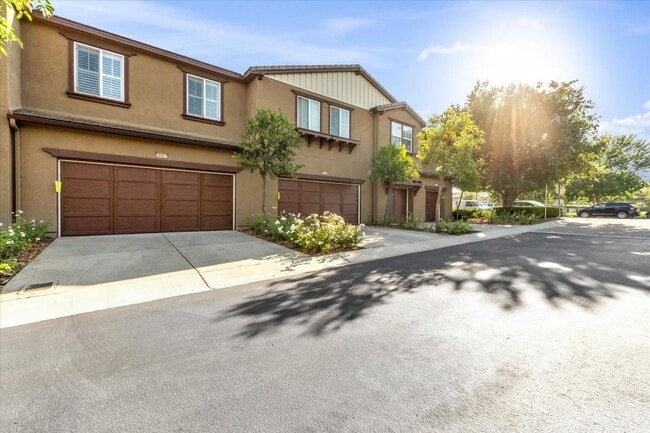 Building Photo - 28687 N Pietro Dr