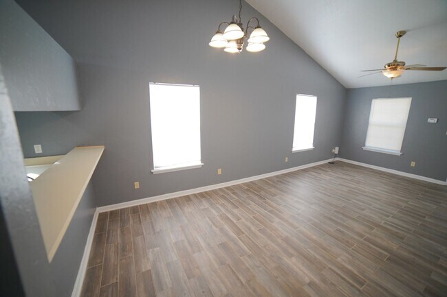 Building Photo - 6315 S Placid Pl