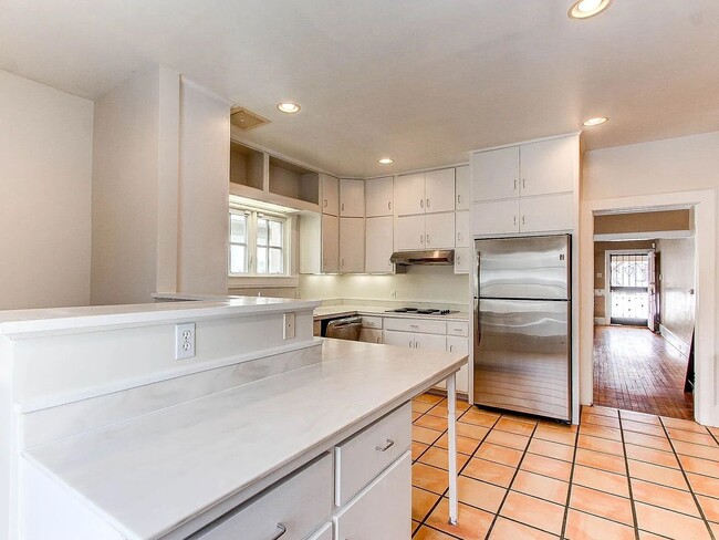 Building Photo - Charming Cheesman Park Duplex | 2 Bed / 2 Bath | Large Yard + Deck