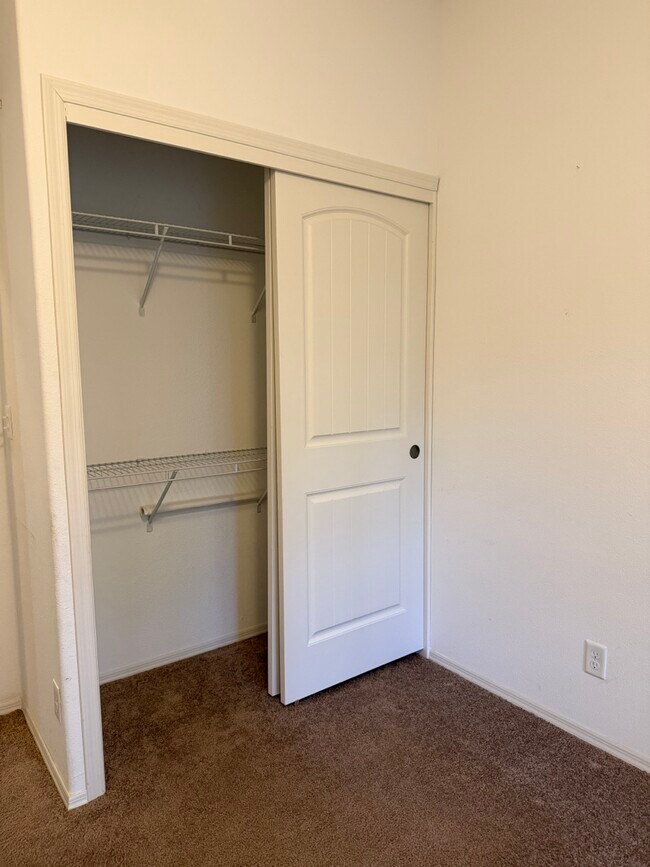 Building Photo - 13345 Pasquale Rd