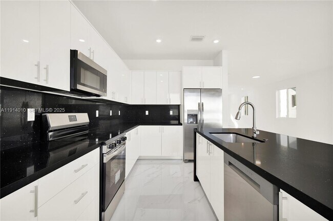 Building Photo - 22535 SW 125th Ave