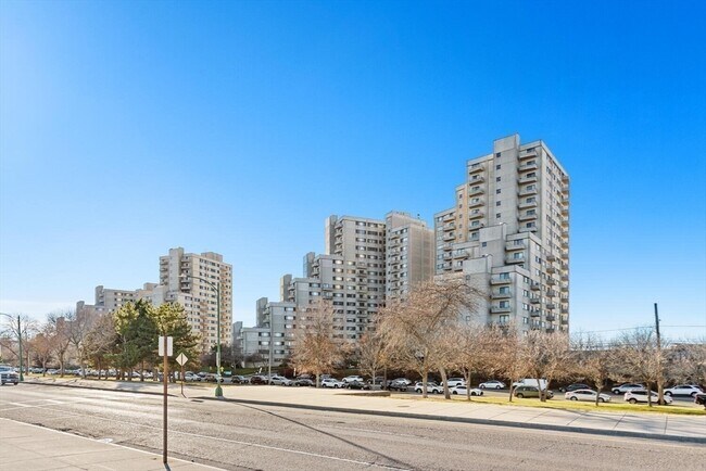 Building Photo - 376 Ocean Ave