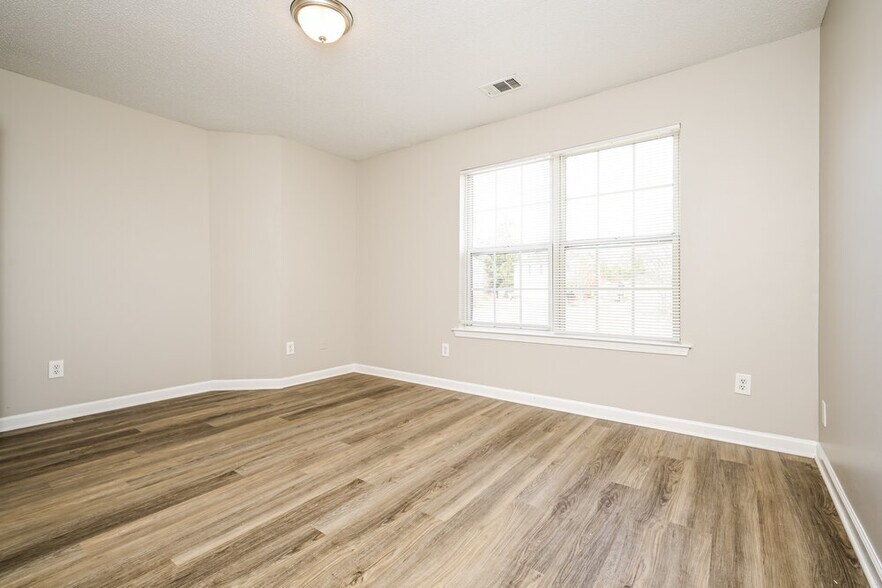 Building Photo - 1119 St Phillips Ct