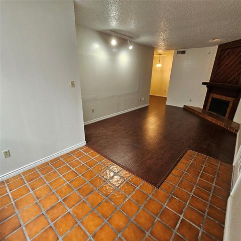 Building Photo - 9254 Forest Ln