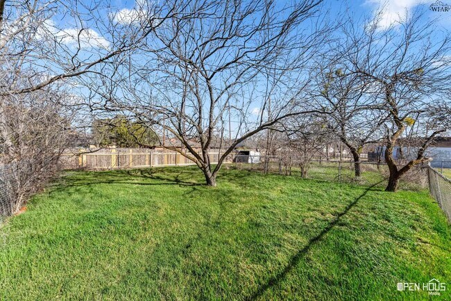 Building Photo - 3201 Cuba Ct