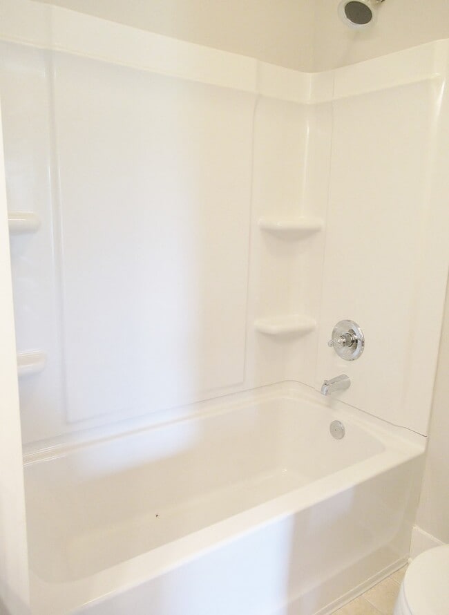 Building Photo - Home in Pleasant Grove... Available to View Now!!!