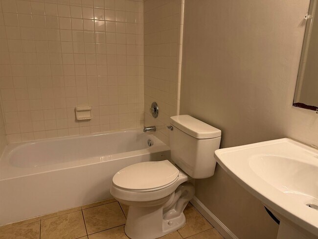 Building Photo - 203 Parkbrook Cir