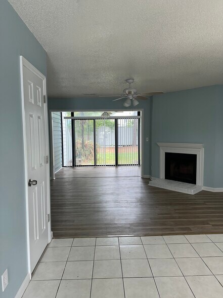 Living Room - 100 Shadow Moss Pl