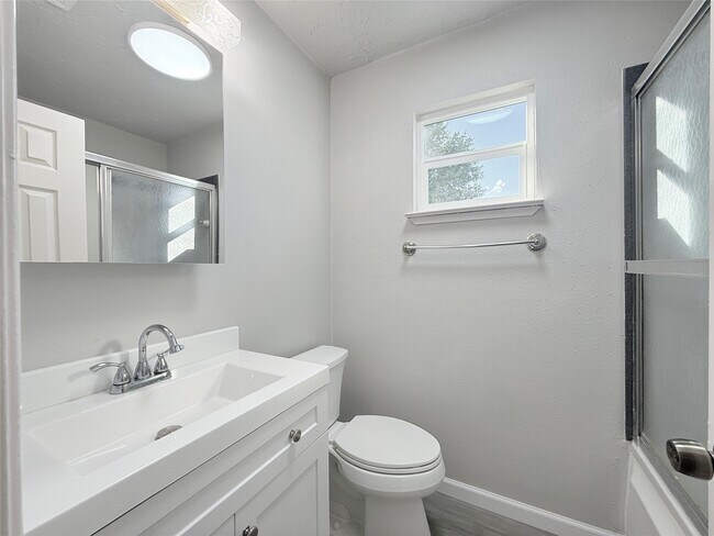 Building Photo - 12715 Middlesbrough Ln