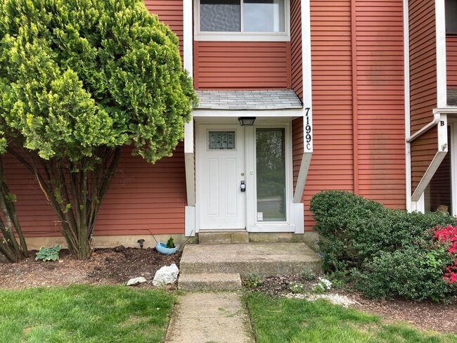 Primary Photo - Nice 3Bd/2.5Bth TH in Frederick!!