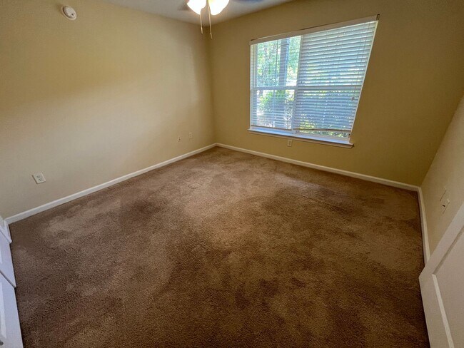 Building Photo - 14-1414 Jones