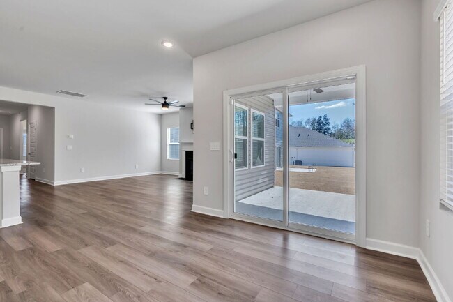 Building Photo - Like New 3BR/2BA Home is Woodruff, SC  **$1875/mo rent