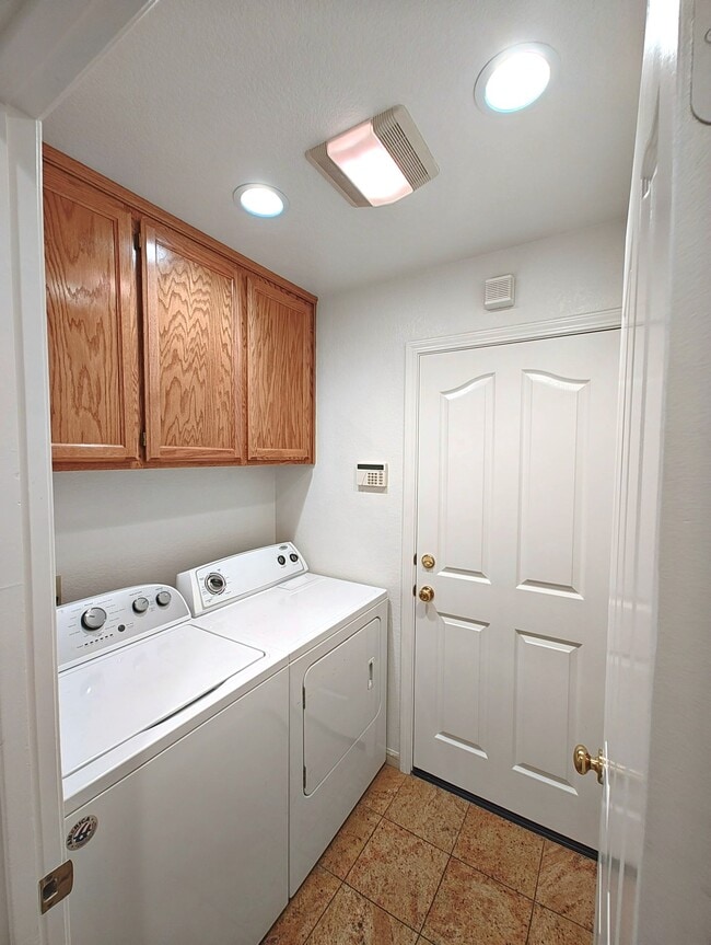 Building Photo - 4378 Conejo Dr