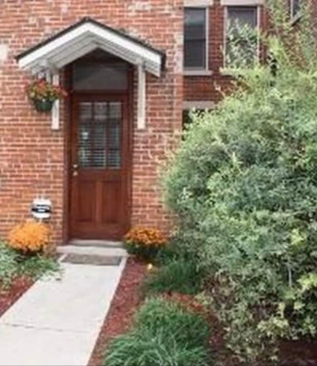 Building Photo - 742 S Front St