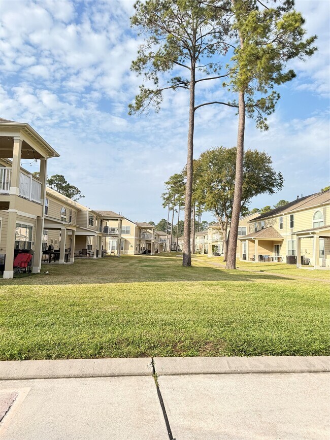 Building Photo - 13600 Breton Ridge St