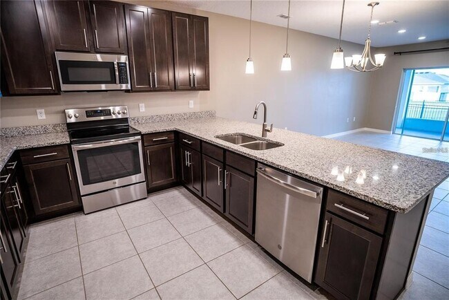 Building Photo - 131 Primrose Dr