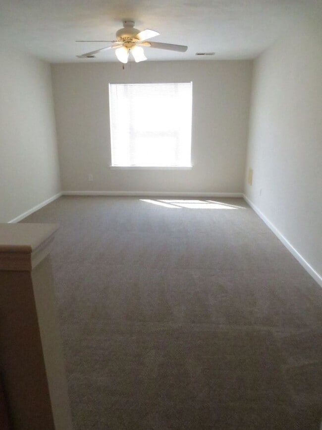 Building Photo - 2 BR, 1 BA Condo Military HWY & Indian Riv...