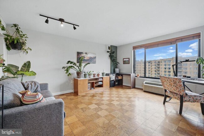Primary Photo - 2501 Calvert St NW