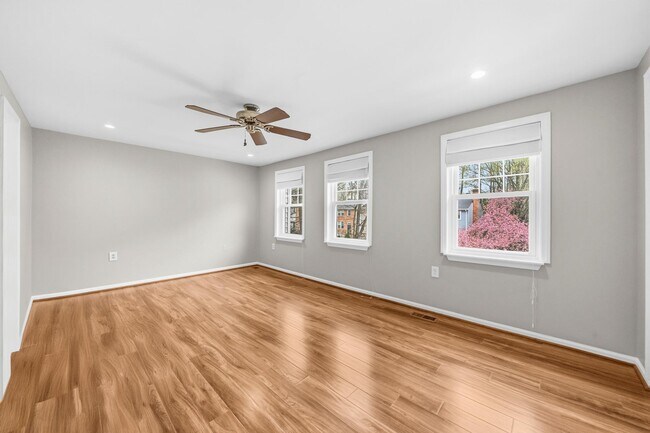 Building Photo - 10058 Chestnut Wood Ln