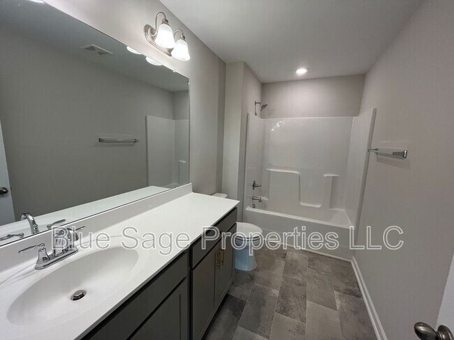 Building Photo - 16423 Demi Dr