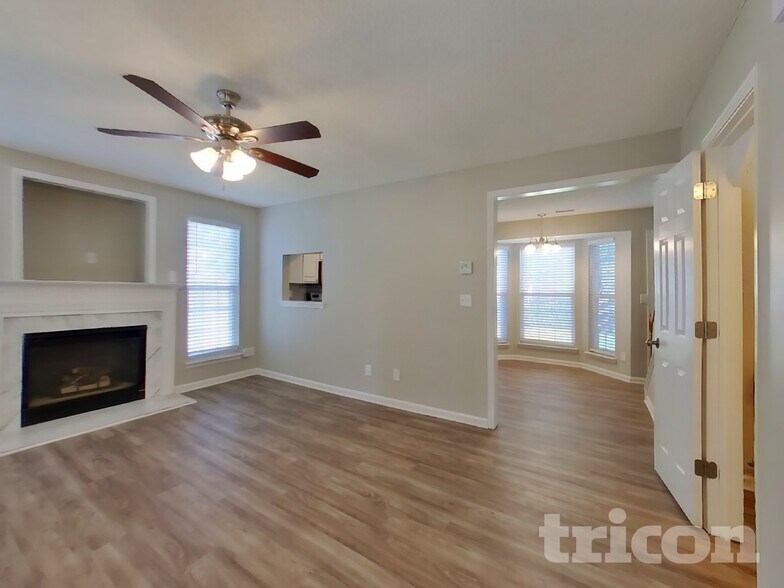 Building Photo - 5017 Gibbons Link Rd