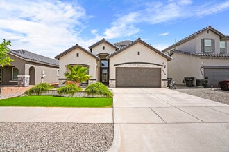 Building Photo - 13920 Loreina Luz Ave