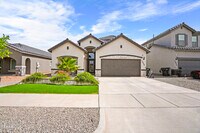 Building Photo - 13920 Loreina Luz Ave