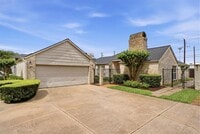 Building Photo - 2513 Country Club Blvd