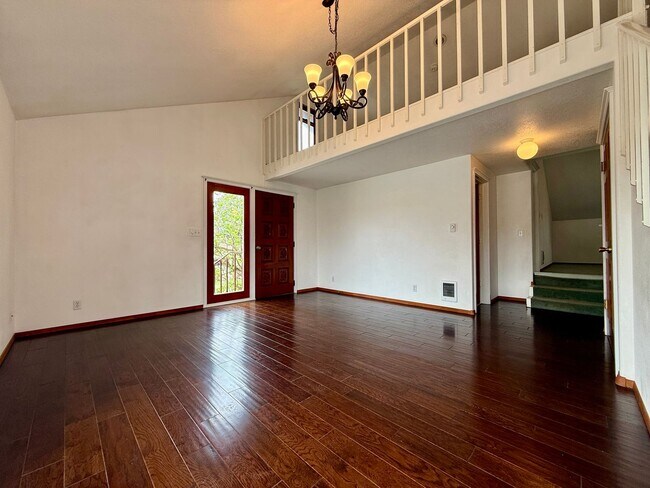 Building Photo - SCHEDULE A SHOWING TODAY TO VIEW THIS CHARMING APRATMENT IN PRINEVILLE!!