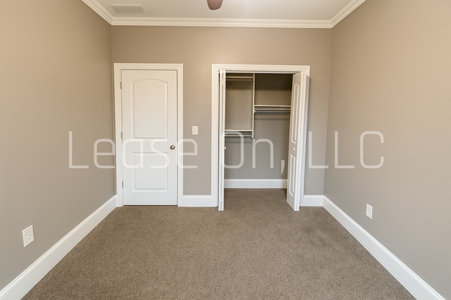 Building Photo - 7453/57 Summerside