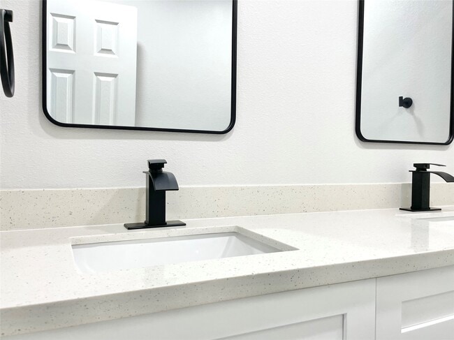 Building Photo - 20919 Hall Colony Ct