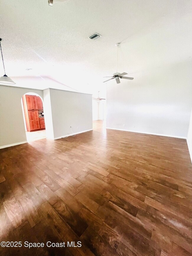 Building Photo - 2918 Pebble Creek St