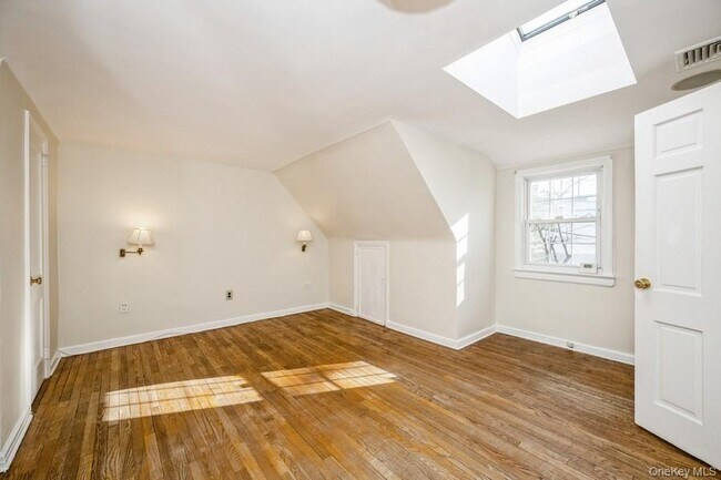 Building Photo - 40 Derby Rd